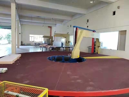 Kołowa pozioma maszyna do cięcia gąbki do elastycznej pianki PU Quadrate