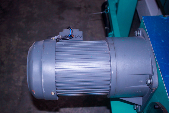 Maszyna do cięcia pianki PU o wysokości 1,74 kW 1200 mm Pionowa CE w arkuszu