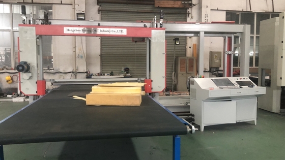 CNC pozioma maszyna do cięcia gąbki Pianka PU Ostrze oscylacyjne Automatyczne 6kw