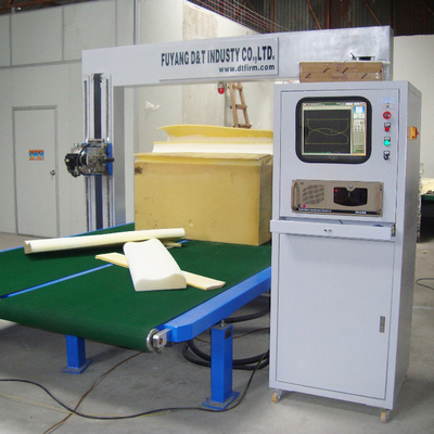 D&T CNC Maszyna do cięcia pianki PU z gąbką Automatyczna oscylacja pozioma