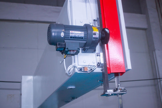 1,74kW Kształty pianki perłowej EVA 600 mm pionowa maszyna do cięcia