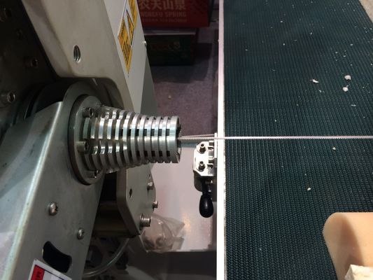 8,5 kW pionowy oscylacyjny obcinak z ostrzem CNC z pianką 10 m / min