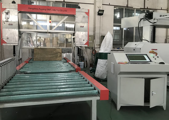 10 m / min Maszyna do cięcia CNC 3D do półsztywnej pianki z próżniowym stołem roboczym