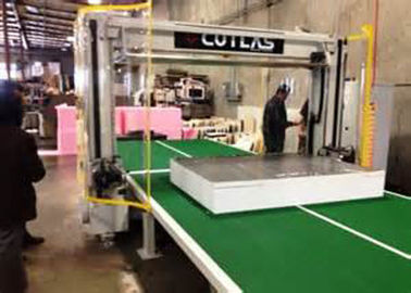 Automatyczna maszyna CNC do cięcia gąbki lateksowej Gąbka Oscilla- ostrze